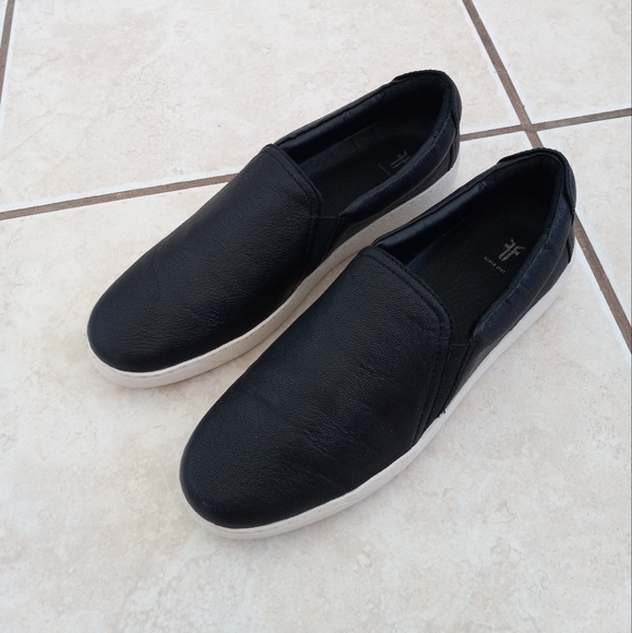 Frye Women's Webster Leather Slip On Loafer in Black 9US - Picture 2 of 12